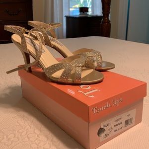 Size 7 WIDE heels